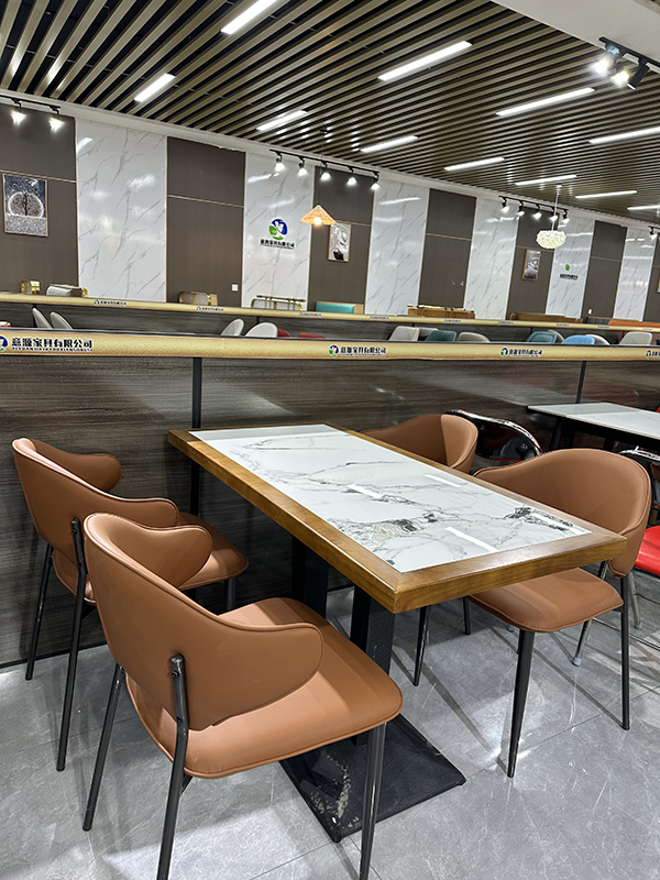 西餐厅简餐桌椅